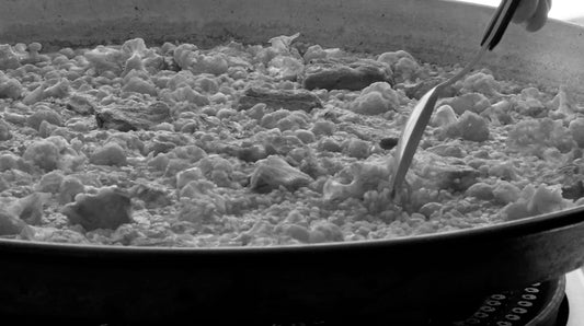 ¿Tapar o no tapar? El dilema del reposo del arroz