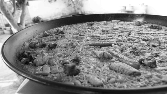 Paella valenciana al estilo de La Safor: tradición, matices y fuego preciso